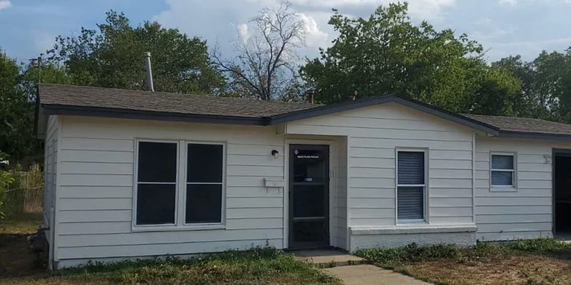 Fort Worth House: 2308 Jasper St