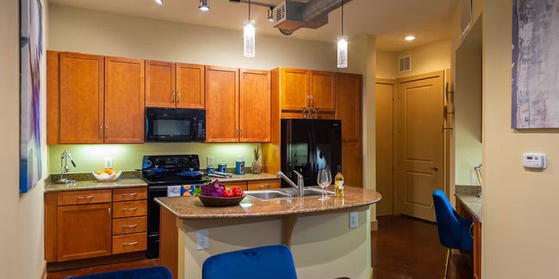 Houston Apartment: 1300 Bering Dr