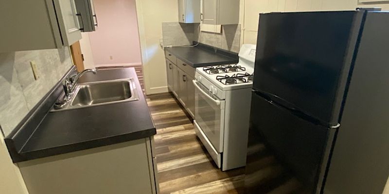 Iowa City Apartment: 215 Fairchild St.