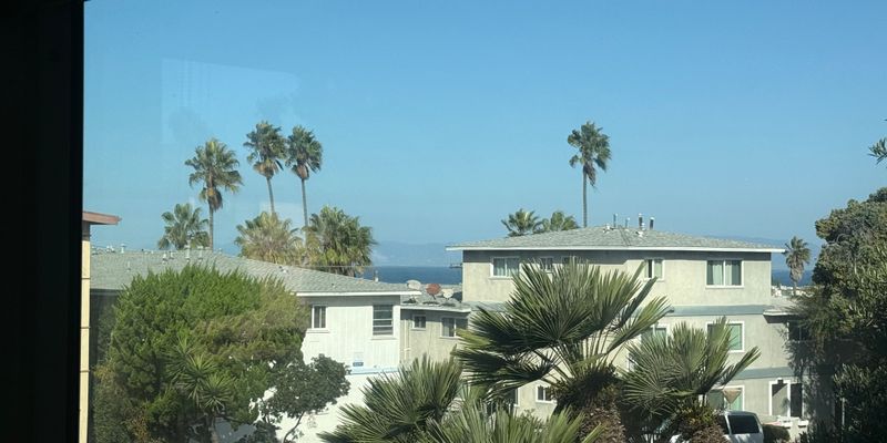 Redondo Beach Apartment: 316 Calle Miramar