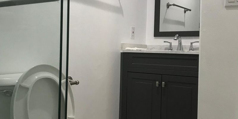 Long Beach Apartment: 1129 Euclid Ave.,