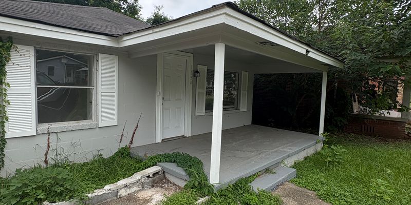 Montgomery House: 1134 Oak St