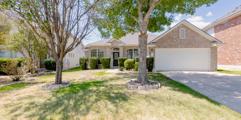 Austin House: 15220 Fernhill Dr