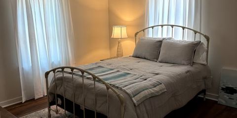 420 ashe st bedroom 2.jpg