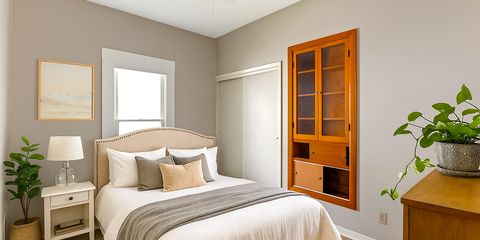 20251019_1544_Minimalist Bedroom Space_remix_01k7za6s2pe96tfawr6r3asw8a.png