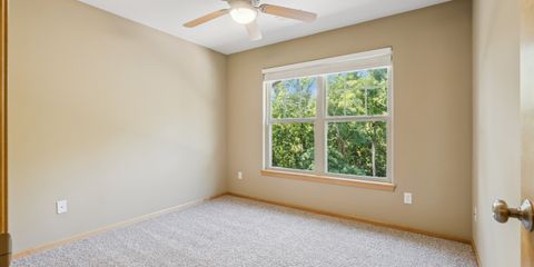 21-161 1894_N_Dubuque_Rd.jpg