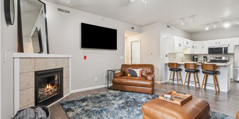 07-119 80 Circle Dr 5.jpg