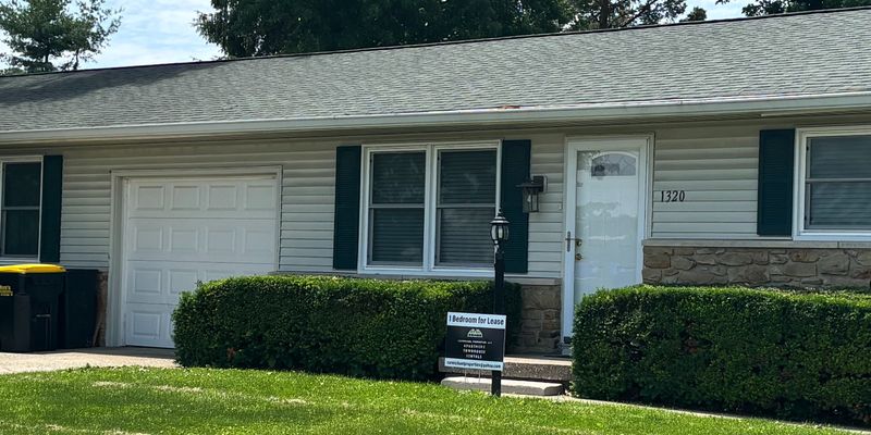 Bloomington House: 1320 S. Curry Pike