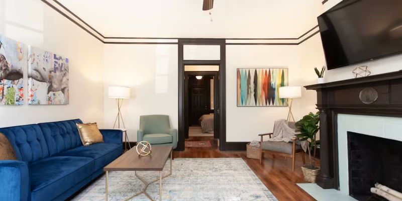 Montgomery House: 1531 S Court St