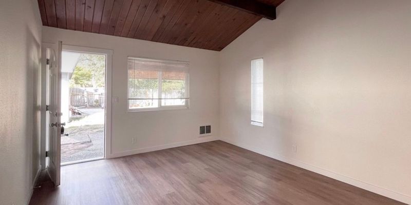 Cornelius Apartment: 1345 S Ivy St