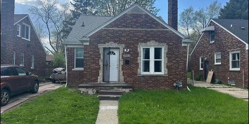 Detroit House: 17843 Strasburg St