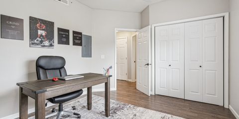20-158 80 Circle Dr 5.jpg