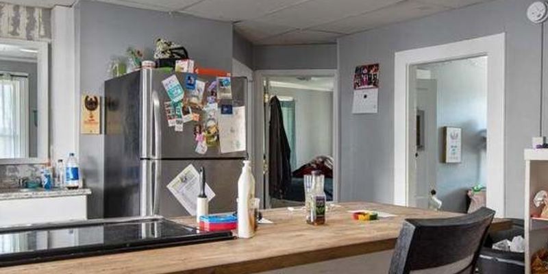 Biddeford Apartment: 170 Cleaves St