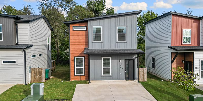 Bentonville House: 620 Pacific Ave