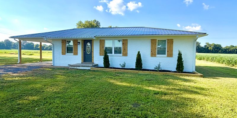 Newbern House: 1274 Austin Rd