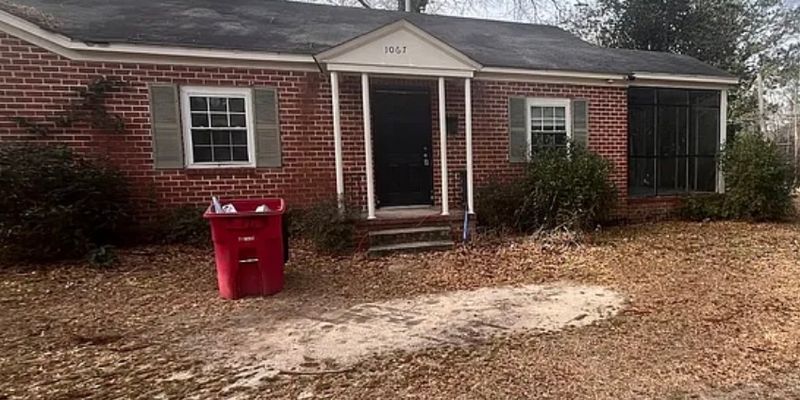 Macon House: 1067 Boulevard