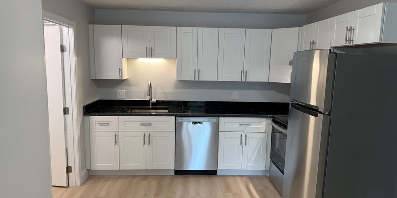 Biddeford Apartment: 106 Granite St