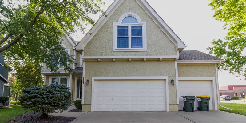 Overland Park House: 13018 Bond St
