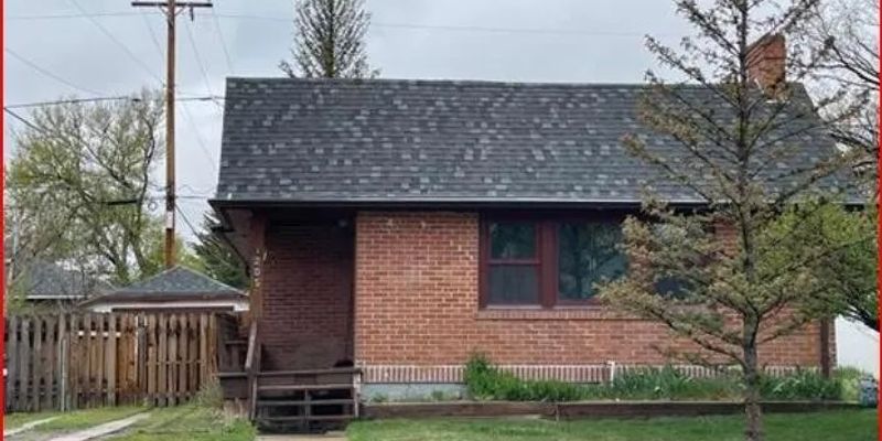 Rawlins House: 205 N 7th St