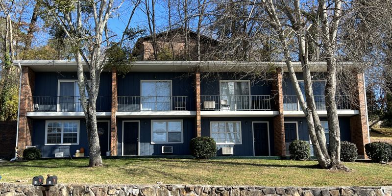 Red Bank Apartment: 112 Sweetland Dr