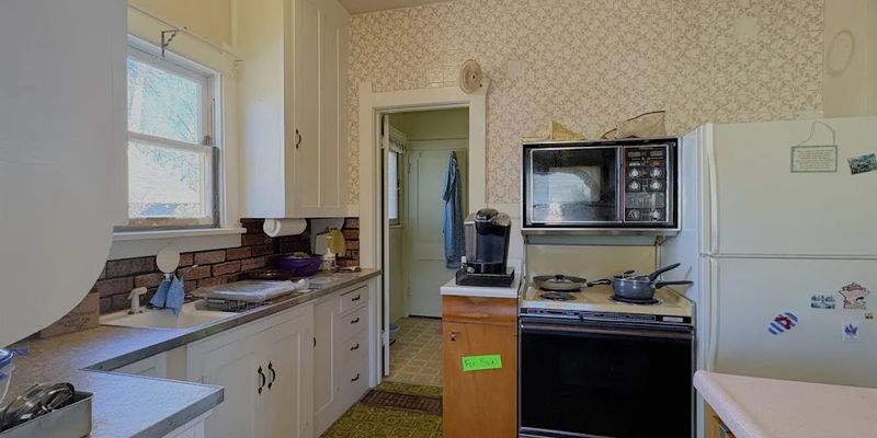 Casper House: 262 S Fenway St