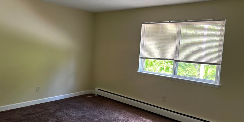 Middleborough Apartment: 89 Plympton St