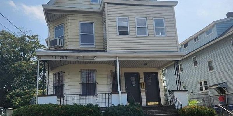 Irvington Apartment: 110 Nesbit Terrace