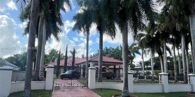 Miami House: 450 NW 130th Ave #450