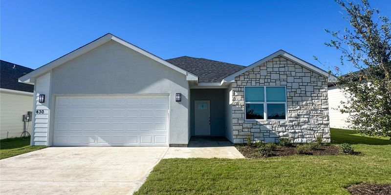 Greenville House: 430 Lucy Rd