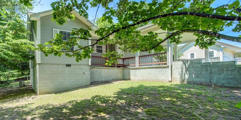 Hot Springs House: 328 Cain Rd