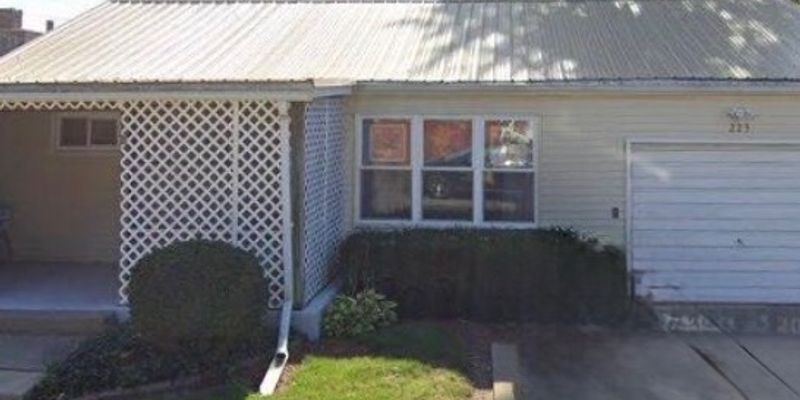 Marion House: 225 Owens St