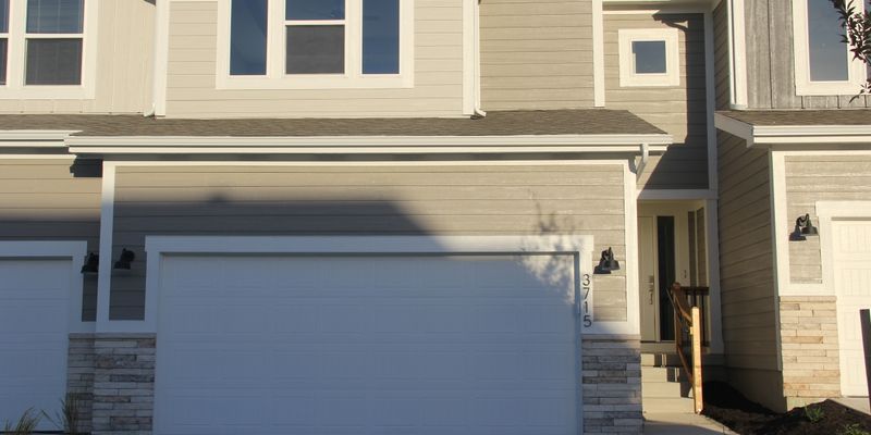 Lee's Summit House: 3715 SW Clayton Dr