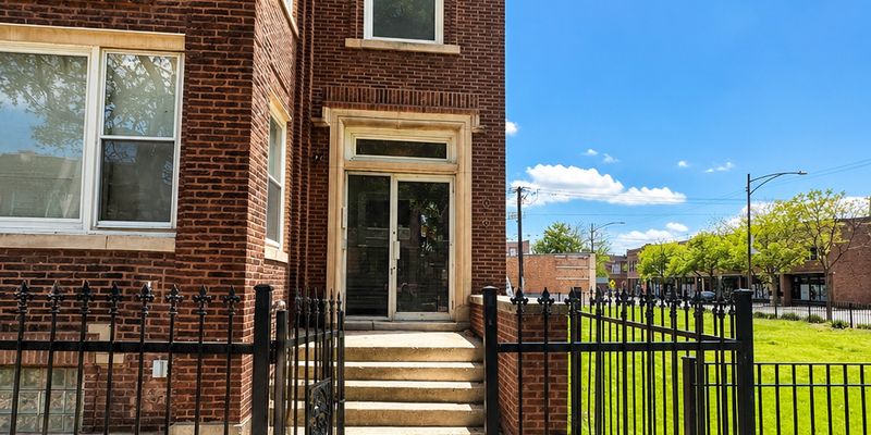 Chicago Apartment: 6108 S Rhodes Ave