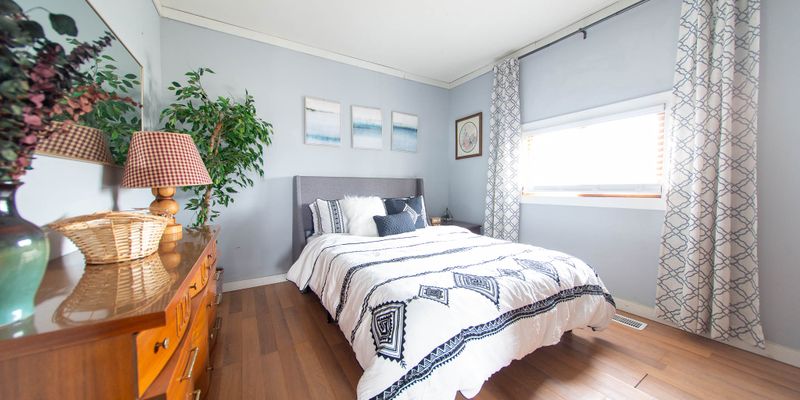 Parkersburg House: 2712 Broad St