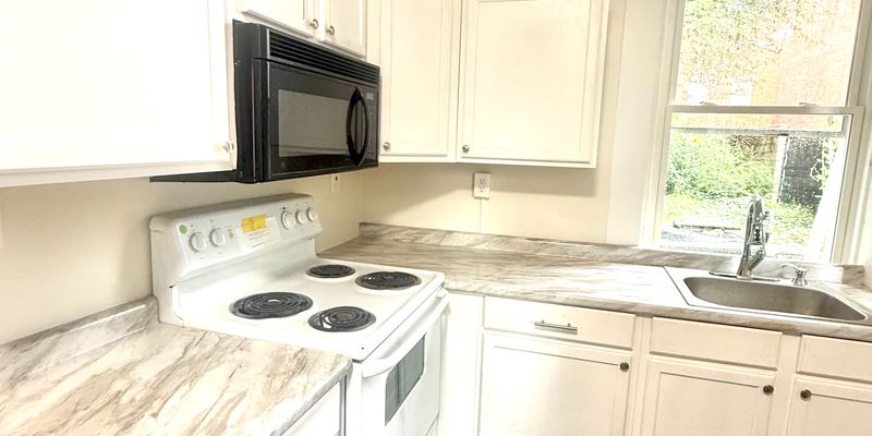 Cincinnati Apartment: 2128 St Michael St