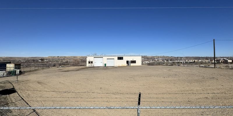 Farmington House: 1851 Bisti Hwy