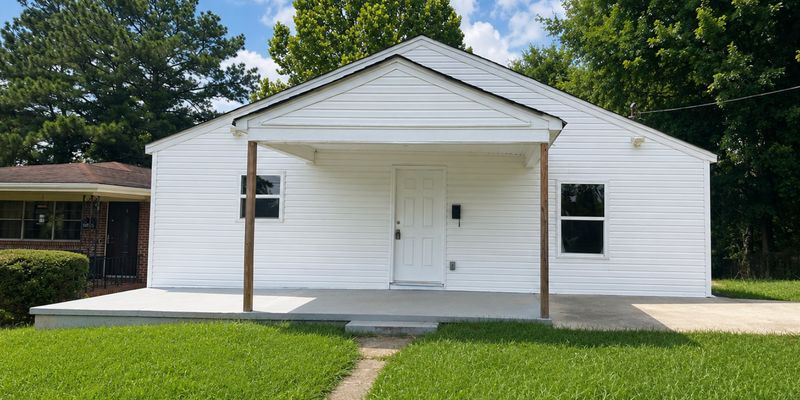 Birmingham House: 5300 Ave I