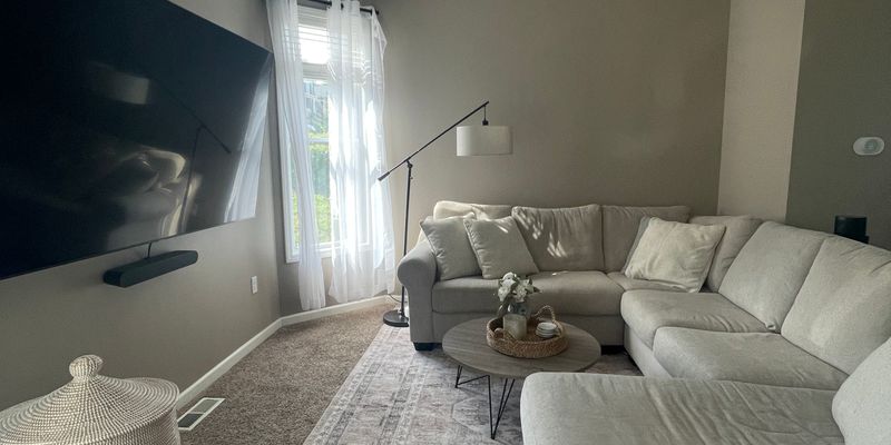 Dubuque Apartment: 920 Center Pl