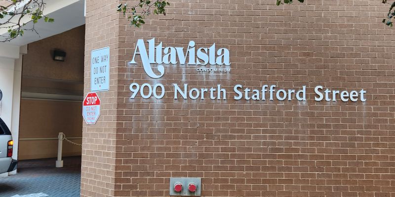 Arlington Condo: 900 N Stafford St