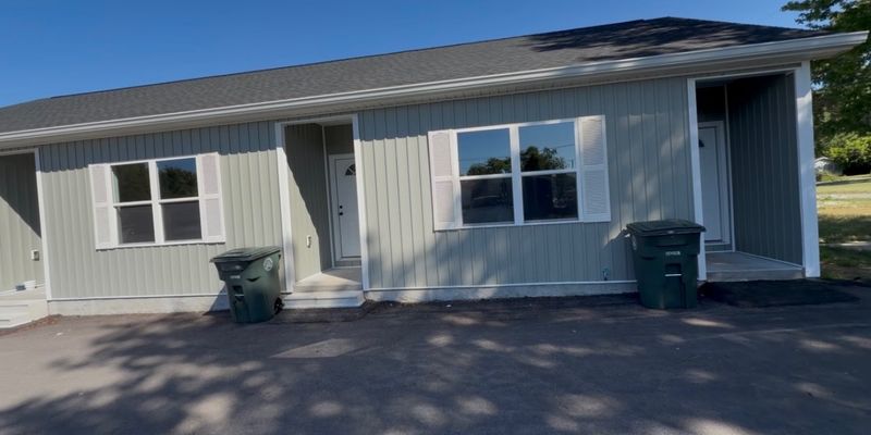 Williamsburg Apartment: 2070 US Hwy 25W