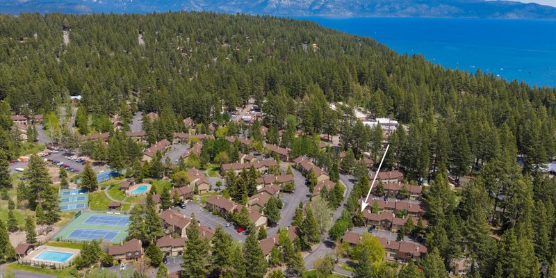 Truckee House: 13272 Roundhill Dr