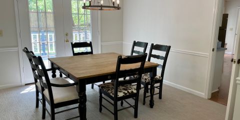 09 Dining.JPG