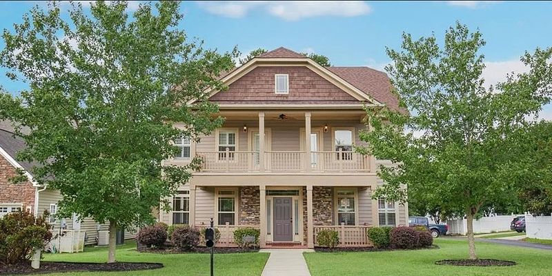 Matthews House: 4009 Cedar Point Ave