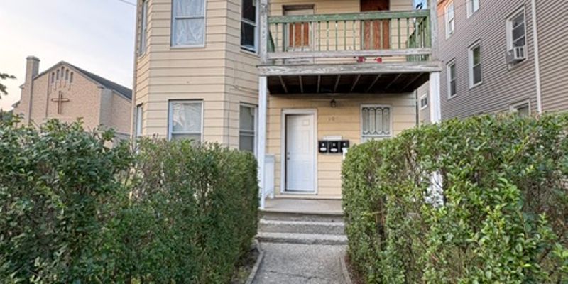 Waterbury Apartment: 105 Division St