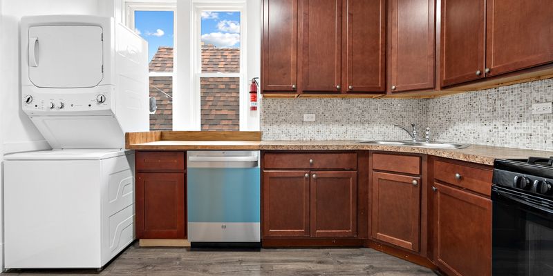 Chicago Apartment: 1532 N Harding Ave