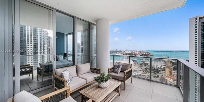 Miami Condo: 851 NE 1st Ave