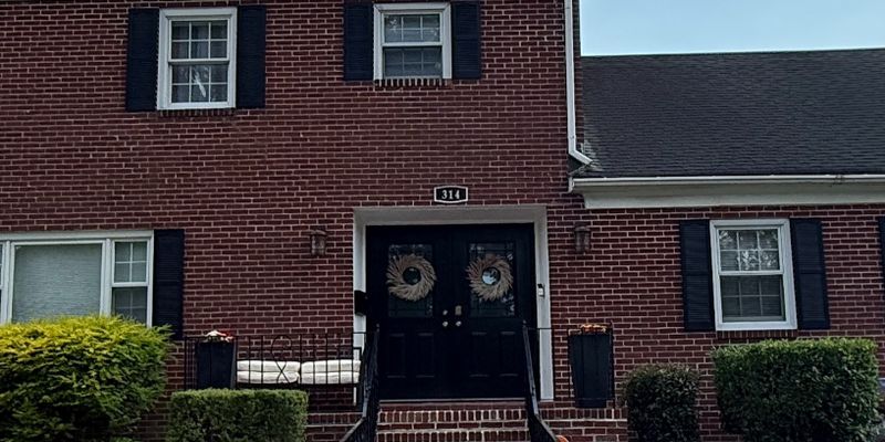 Portsmouth House: 314 W Rd