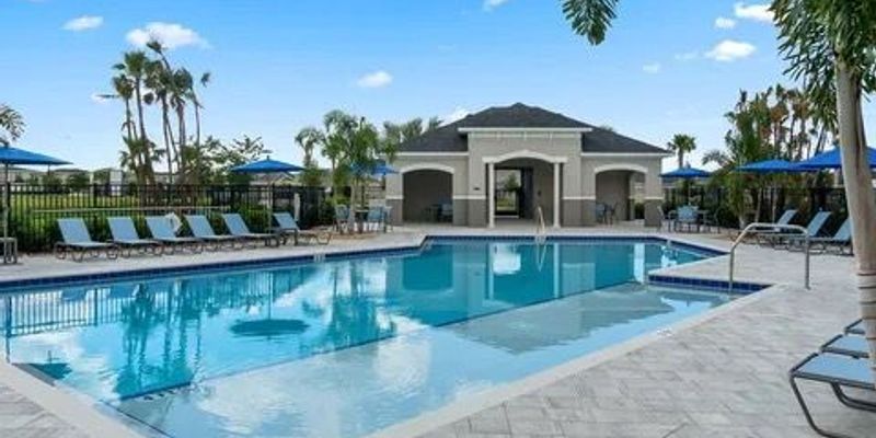 Davenport House: 733 STONEY POINT CIRCLE