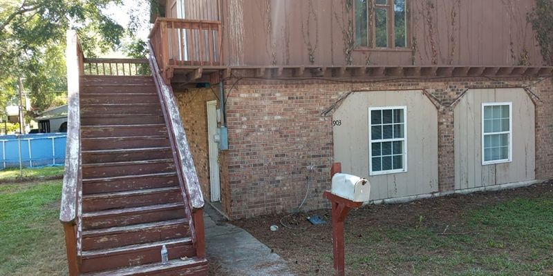 Selma House: 903 W. Walnut St