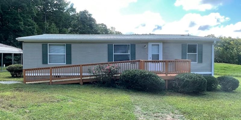 Baskerville House: 1564 Bowers Rd